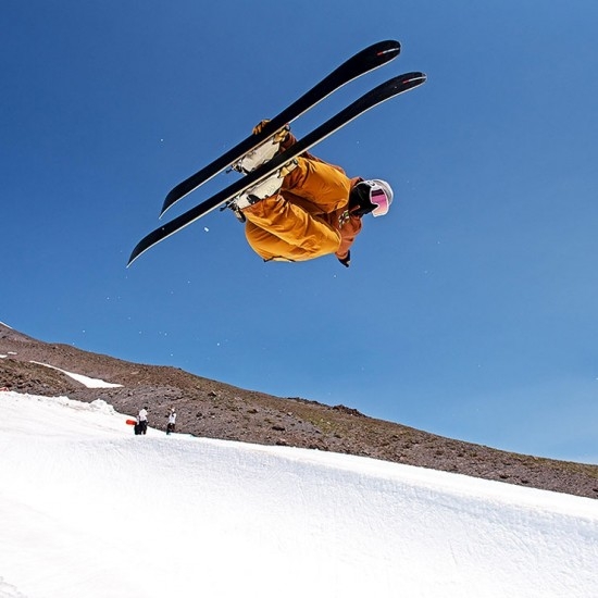 FREESTYLE SKIER IN THE HALF PIPE AT TIMBERLINE