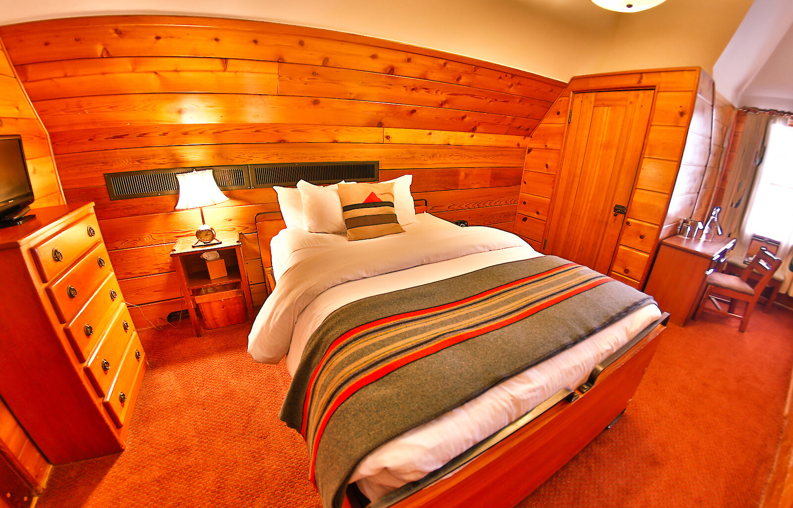 A queen room at Timberline Lodge