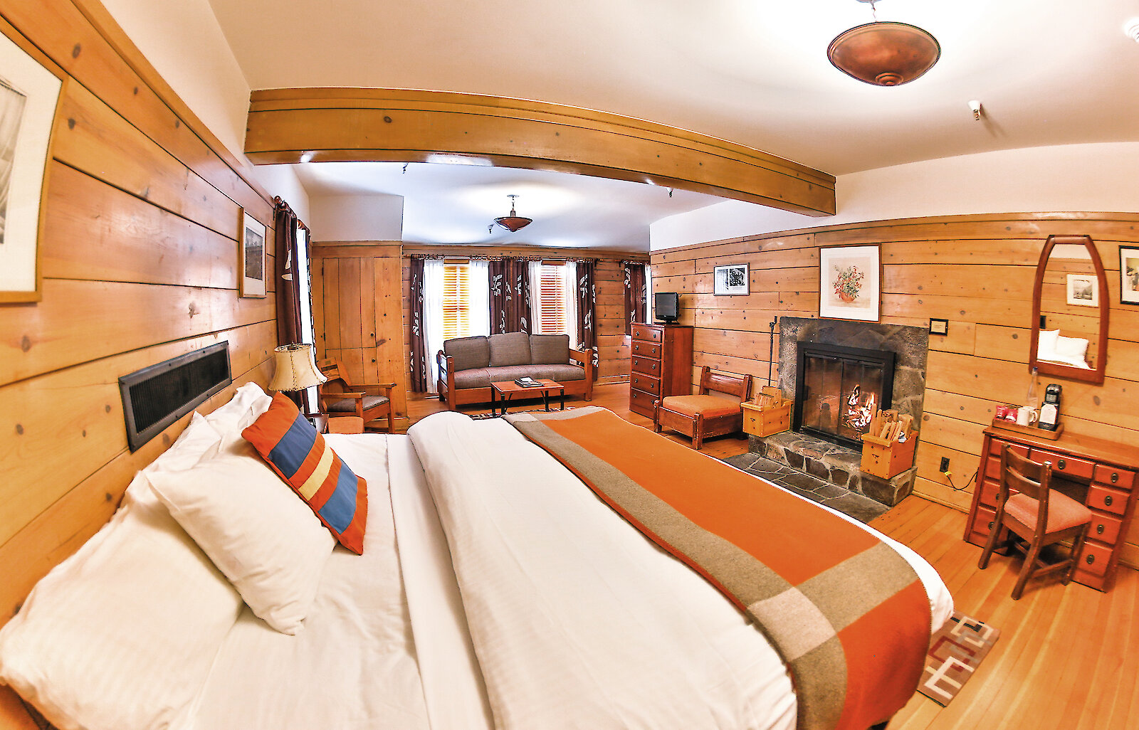 A King Fireplace with space for a twin rollaway bed