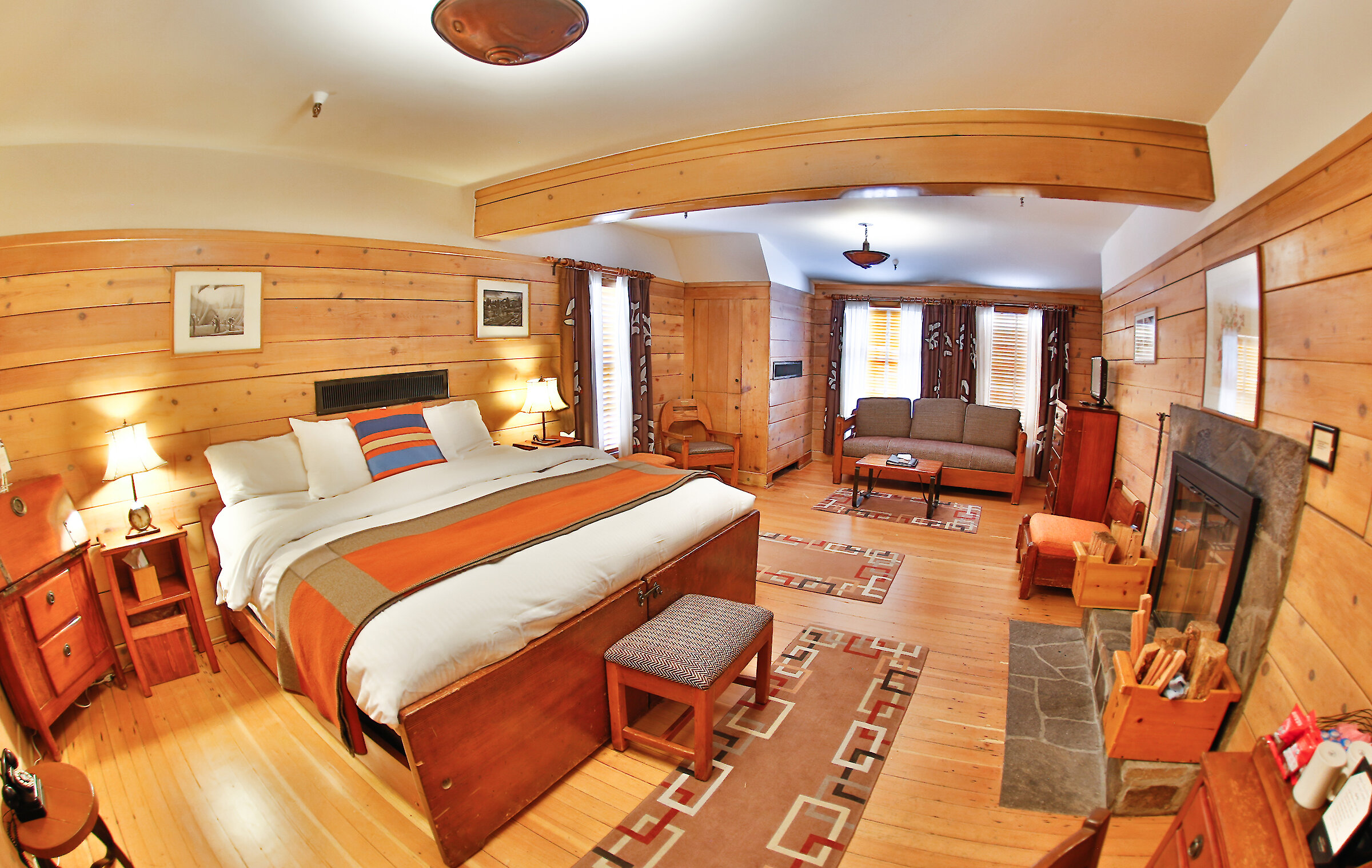A King Fireplace with space for a twin rollaway bed