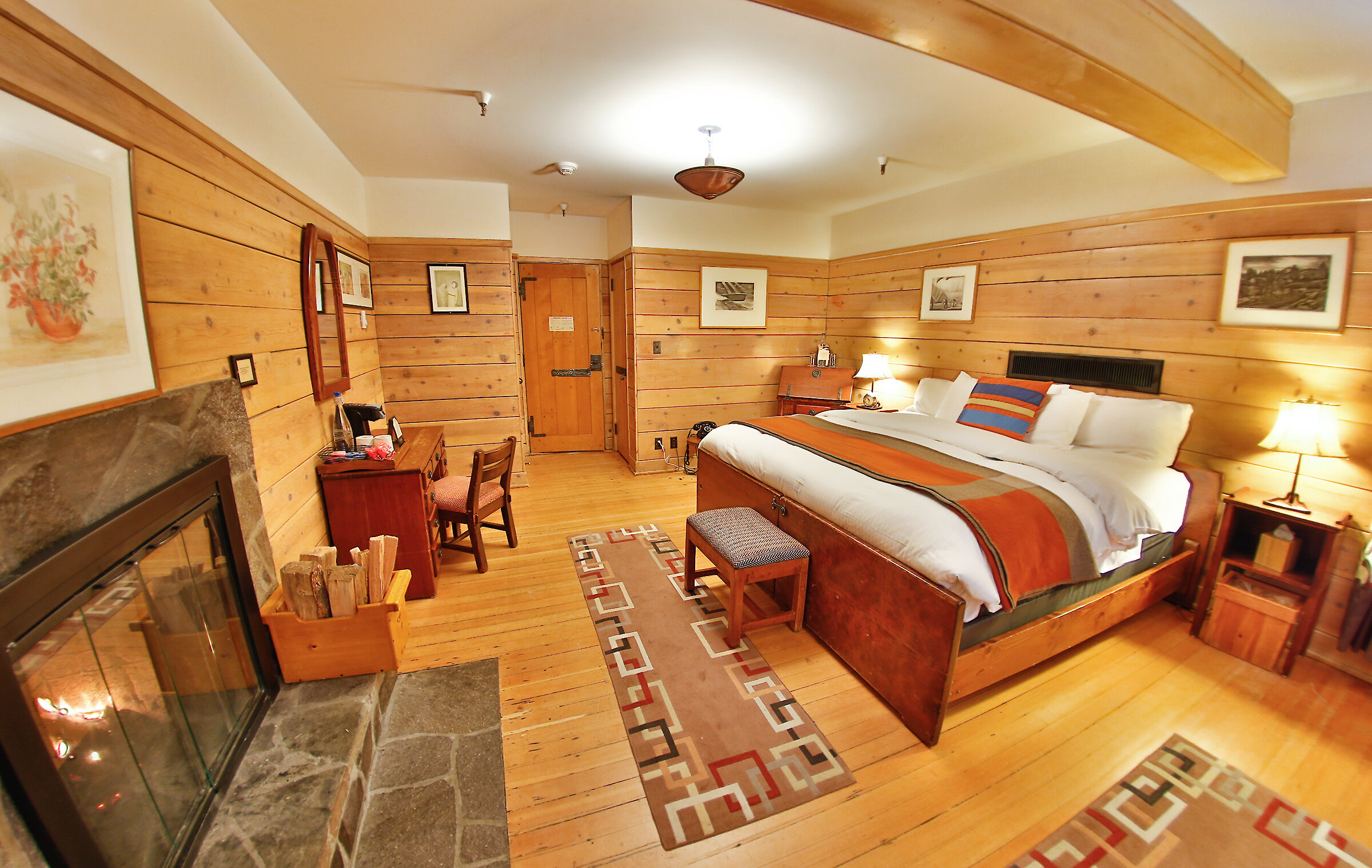 A King Fireplace with space for a twin rollaway bed